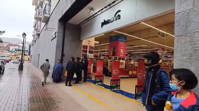 Cusco: delincuentes asaltan tienda Plaza Vea 